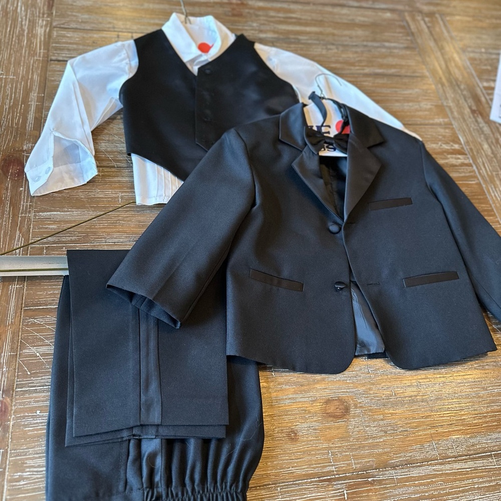 Boys Black Tuxedo Size 3T. 5 pieces. Shirt, vest, pants, jacket, bow tie. EUC.